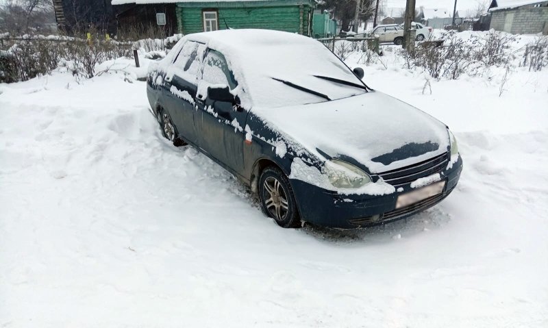 Полицейские Верхнеуральска задержали молодого человека, угнавшего машину, чтобы согреться