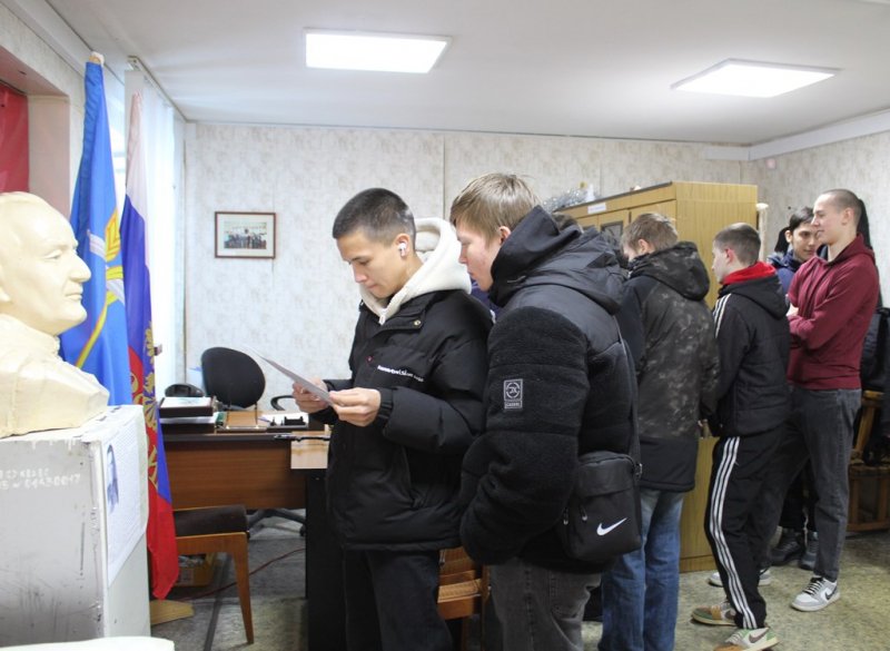 Студенты агротехнического техникума посетили комнату истории ОМВД России по Нагайбакскому району