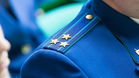 Прокуратура Верхнеуральского района добивается признания за гражданином права на присвоение звания «Ветеран труда»